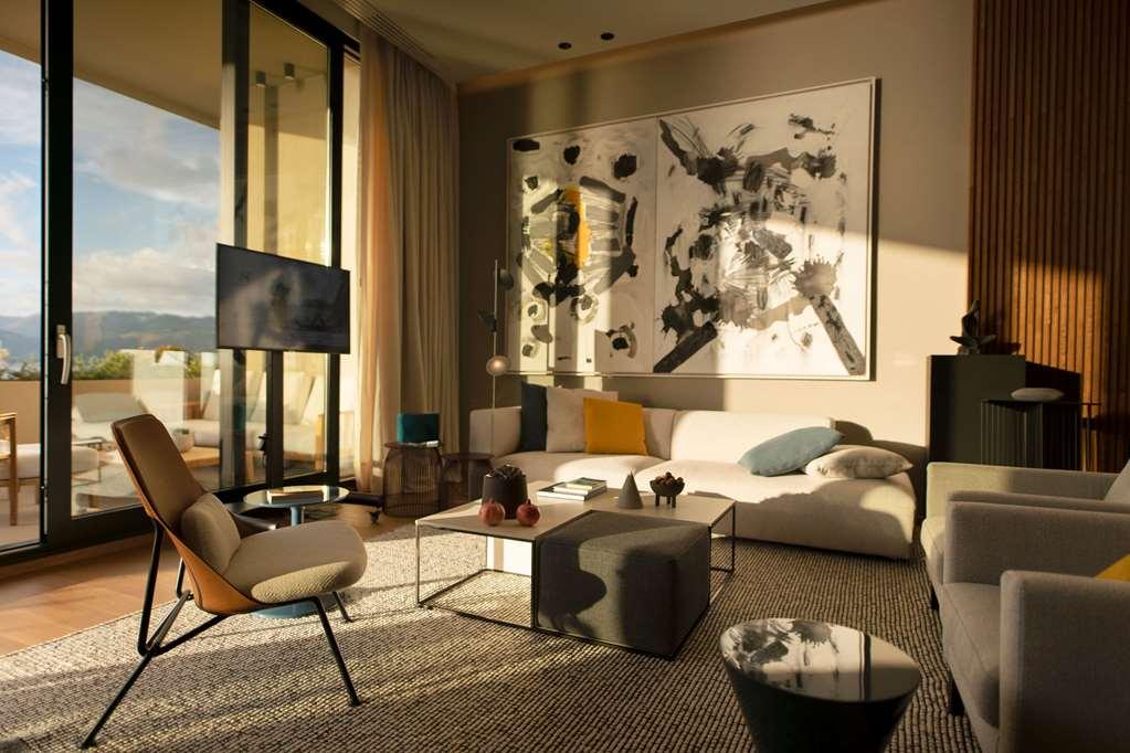 Palace Hotell 5*